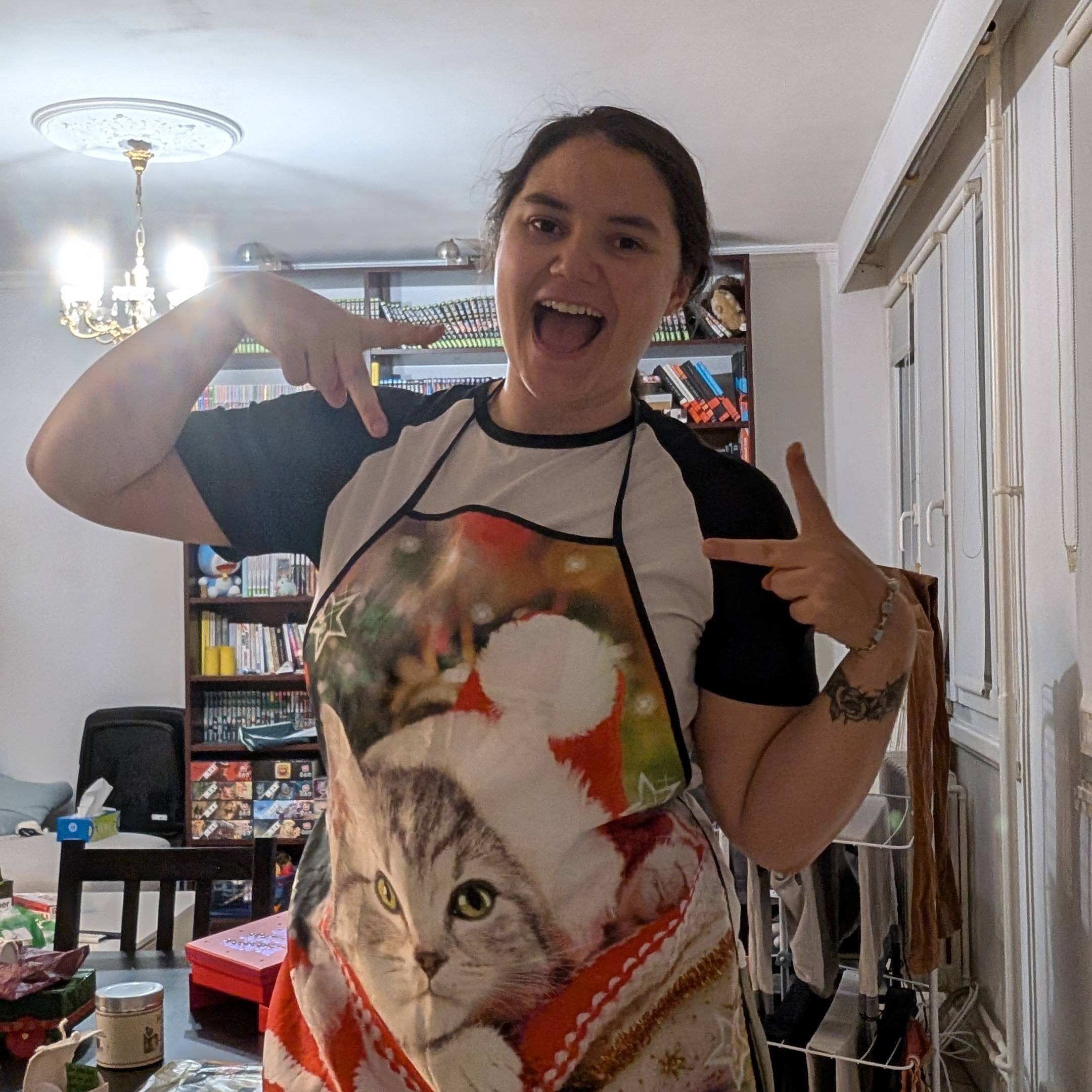 Cyrielle très souriante et un peu ridicule